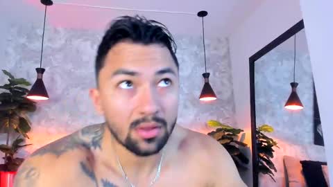 Snapshot of regan_pearson chatting on 11/05/25, 02:33 Regan online show from 11/05/25, 02:33