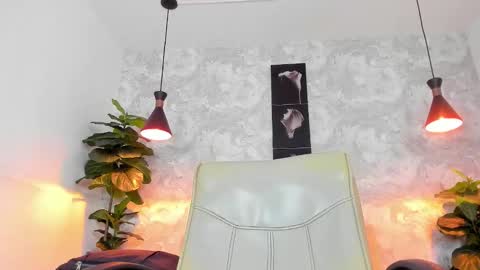 Snapshot of regan_pearson chatting on 12/16/25, 07:41 Regan online show from 12/16/25, 07:41