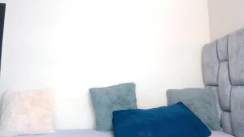 regina1819 online show from 10/01/25, 01:00