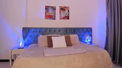 Snapshot of regina_blum chatting on 10/09/25, 12:58 Regina online show from 10/09/25, 12:58