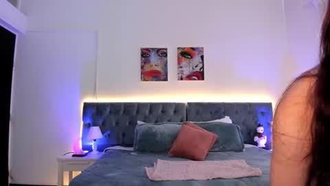 Snapshot of regina_blum chatting on 12/02/25, 12:43 Regina online show from 12/02/25, 12:43