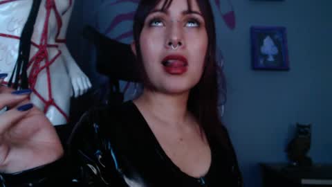 Snapshot of regina_iris chatting on 06/03/26, 11:10 Regina online show from 06/03/26, 11:10