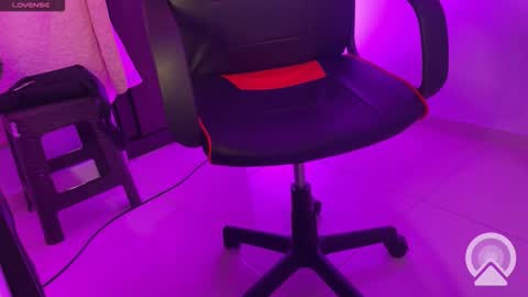 regina_mills_milk online show from 10/18/25, 02:36