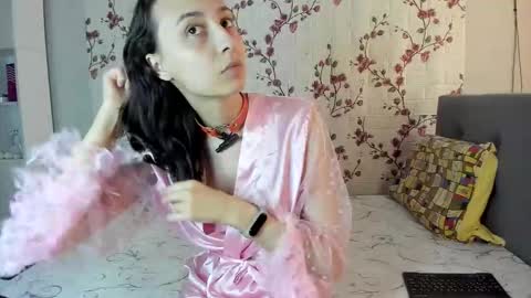 Snapshot of reginamoon12 chatting on 09/15/25, 08:03 Alisa online show from 09/15/25, 08:03