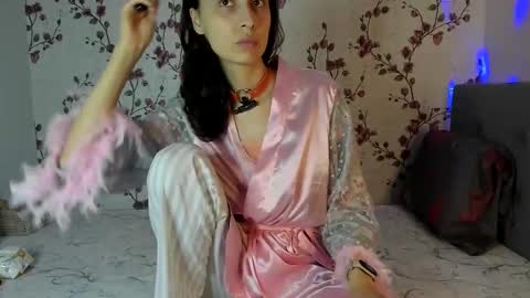 Snapshot of reginamoon12 chatting on 10/19/25, 08:48 Alisa online show from 10/19/25, 08:48