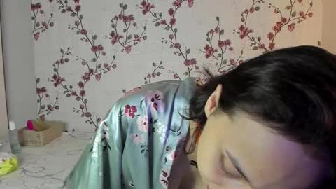 Snapshot of reginamoon12 chatting on 10/26/25, 08:31 Alisa online show from 10/26/25, 08:31