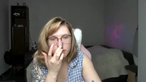Regina online show from 01/12/25, 01:37