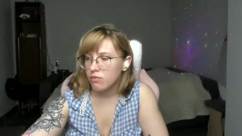 Regina online show from 01/12/25, 04:40