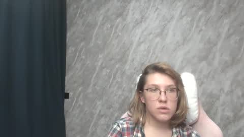 Regina online show from 01/21/25, 01:11