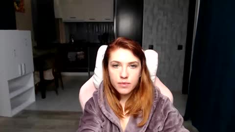 Snapshot of reginasmilee chatting on 10/06/25, 01:03 Regina online show from 10/06/25, 01:03