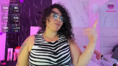reginavegaa online show from 01/01/25, 11:49