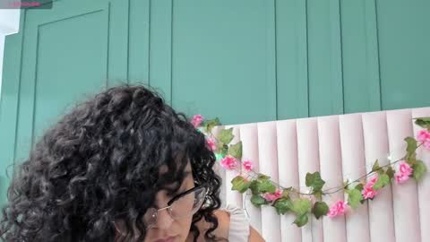 reginavegaa online show from 01/23/25, 02:39