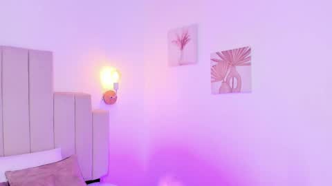 Reika  online show from 09/17/25, 12:29