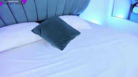 Reika  online show from 10/14/25, 04:41