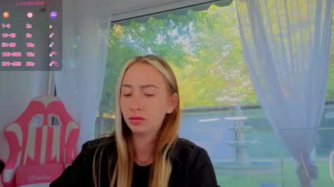 Snapshot of reina_cummings chatting on 09/15/25, 06:13 reina cummings online show from 09/15/25, 06:13