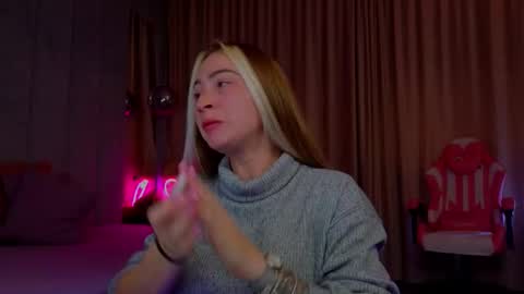 Snapshot of reina_cummings chatting on 10/08/25, 06:22 reina cummings online show from 10/08/25, 06:22