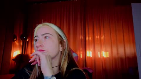 Snapshot of reina_cummings chatting on 11/01/25, 06:59 reina cummings online show from 11/01/25, 06:59