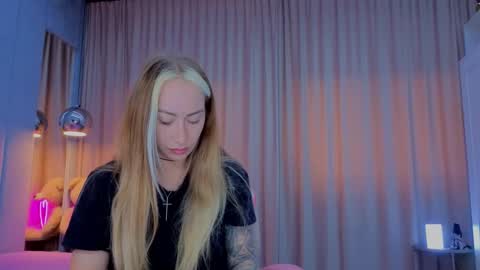 Snapshot of reina_cummings chatting on 11/12/25, 07:09 reina cummings online show from 11/12/25, 07:09