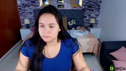 Snapshot of reina_loren chatting on 07/06/26, 06:21 reina_loren online show from 07/06/26, 06:21