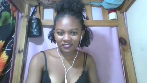 Snapshot of reinechi chatting on 05/11/26, 01:17 Reinechi online show from 05/11/26, 01:17