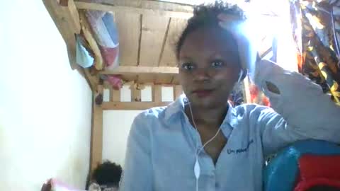 Snapshot of reinechi chatting on 05/20/26, 10:05 Reinechi online show from 05/20/26, 10:05