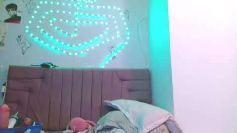 reiv_femboy online show from 03/01/26, 04:47