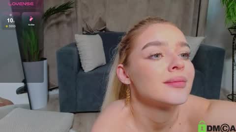 Snapshot of relax_time_ chatting on 09/26/25, 03:27 Anna online show from 09/26/25, 03:27