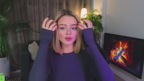 Snapshot of relax_time_ chatting on 10/24/25, 12:01 Anna online show from 10/24/25, 12:01