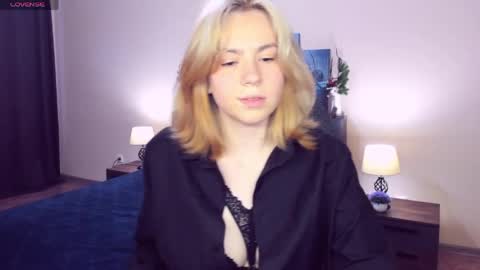 Snapshot of remipeach chatting on 05/19/26, 03:40 RemiPeach online show from 05/19/26, 03:40