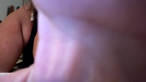 Snapshot of remmissecrets chatting on 12/27/24, 12:18 remmissecrets online show from 12/27/24, 12:18