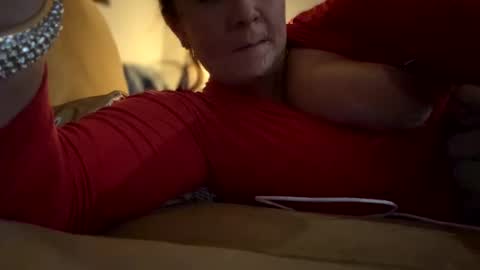 Snapshot of remmissecrets chatting on 01/01/25, 11:18 remmissecrets online show from 01/01/25, 11:18