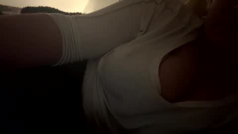 Snapshot of remmissecrets chatting on 01/07/25, 05:01 remmissecrets online show from 01/07/25, 05:01