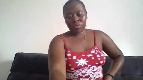Snapshot of remmy_luna chatting on 05/24/26, 10:42 Remmy luna online show from 05/24/26, 10:42