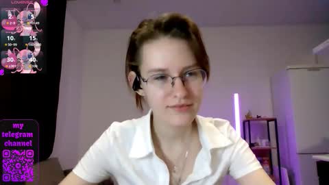 Snapshot of renaeblaski chatting on 03/20/26, 07:52 Claire online show from 03/20/26, 07:52
