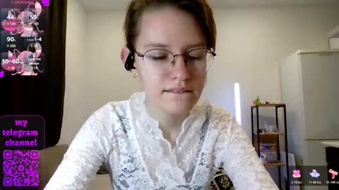 Snapshot of renaeblaski chatting on 03/21/26, 06:44 Claire online show from 03/21/26, 06:44