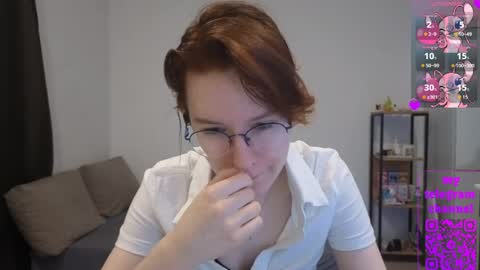 Snapshot of renaeblaski chatting on 04/06/26, 06:42 Claire online show from 04/06/26, 06:42