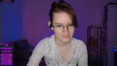 Snapshot of renaeblaski chatting on 04/25/26, 09:34 Claire online show from 04/25/26, 09:34