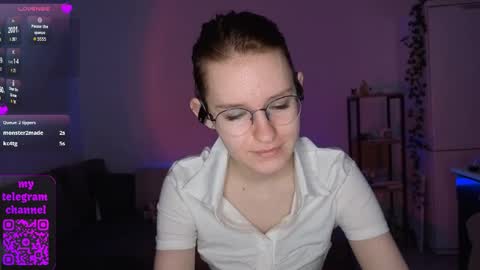 Snapshot of renaeblaski chatting on 04/26/26, 05:10 Claire online show from 04/26/26, 05:10