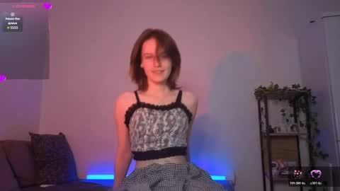 Snapshot of renaeblaski chatting on 04/27/26, 05:22 Claire online show from 04/27/26, 05:22