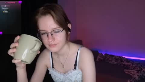 Snapshot of renaeblaski chatting on 05/01/26, 06:12 Claire online show from 05/01/26, 06:12