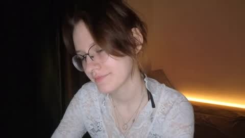 Snapshot of renaeblaski chatting on 05/25/26, 05:19 Claire online show from 05/25/26, 05:19