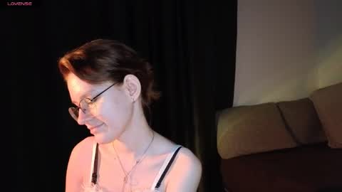 Snapshot of renaeblaski chatting on 05/31/26, 06:09 Claire online show from 05/31/26, 06:09