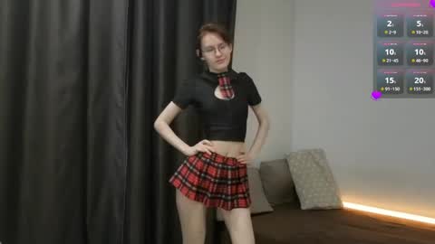 Snapshot of renaeblaski chatting on 06/07/26, 06:44 Claire online show from 06/07/26, 06:44