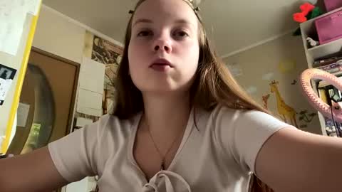 Annabel online show from 06/17/26, 08:17