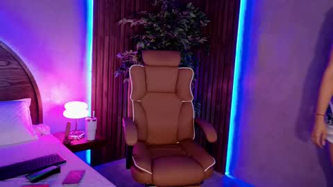 Renata online show from 09/19/25, 10:05