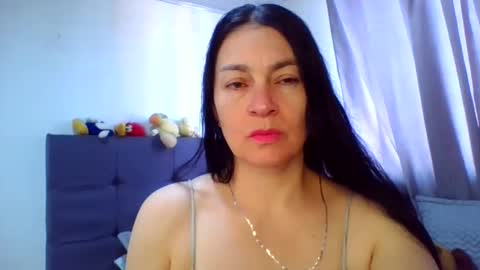 renata_hot1 online show from 06/01/26, 07:15