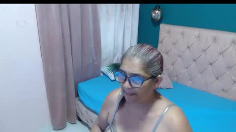 Snapshot of renata_milf_ chatting on 10/21/25, 11:44 renata_milf_ online show from 10/21/25, 11:44