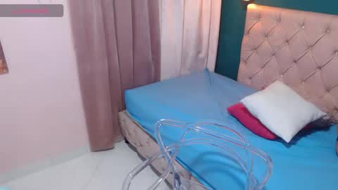 Snapshot of renata_milf_ chatting on 10/27/25, 11:47 renata_milf_ online show from 10/27/25, 11:47