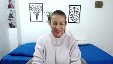 Renata Salinas online show from 12/17/24, 04:01