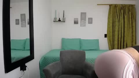 Renata Salinas online show from 05/20/26, 10:27